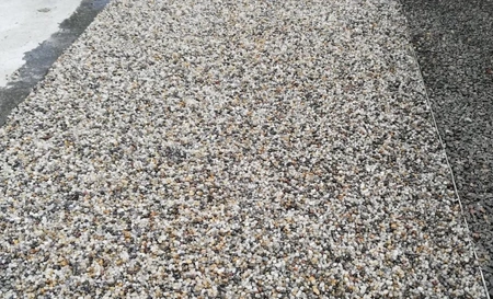 Komplet UV 100% kamienny dywan 575kg (ok. 30 m²) – Rzeczny żwirek + grunt + hydroizolacja