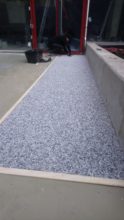 Jednoskładnikowa Żywica do Kamiennych i Piaskowych Dywanów 100%UV 1,1kg (ok. 2m2) IN-PUR 10