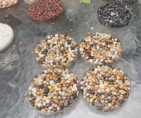 Komplet na Kamienny Dywan 185kg (ok. 10 m²) – Rzeczny żwirek brązowo/miodowy + żywica